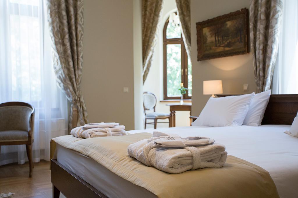 Palac Polanka Krosno Zimmer foto